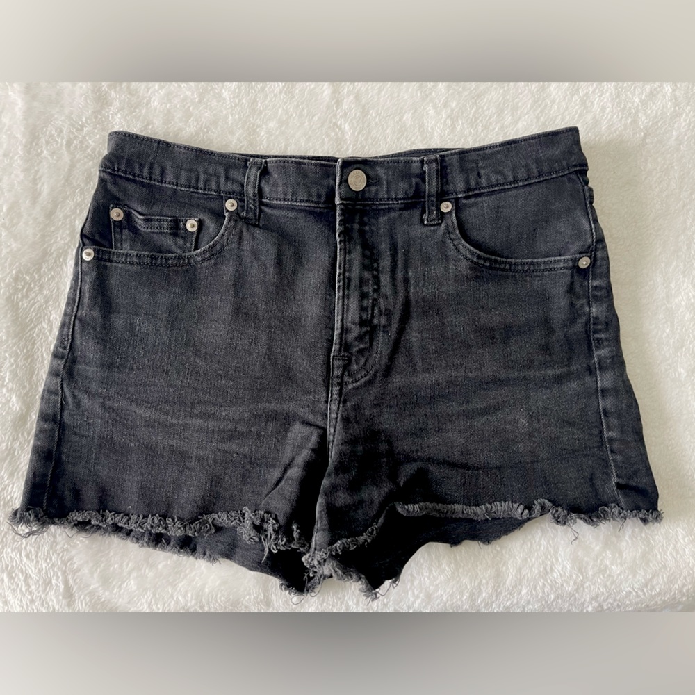 GAP Black Distressed 3” Shorts Size 30